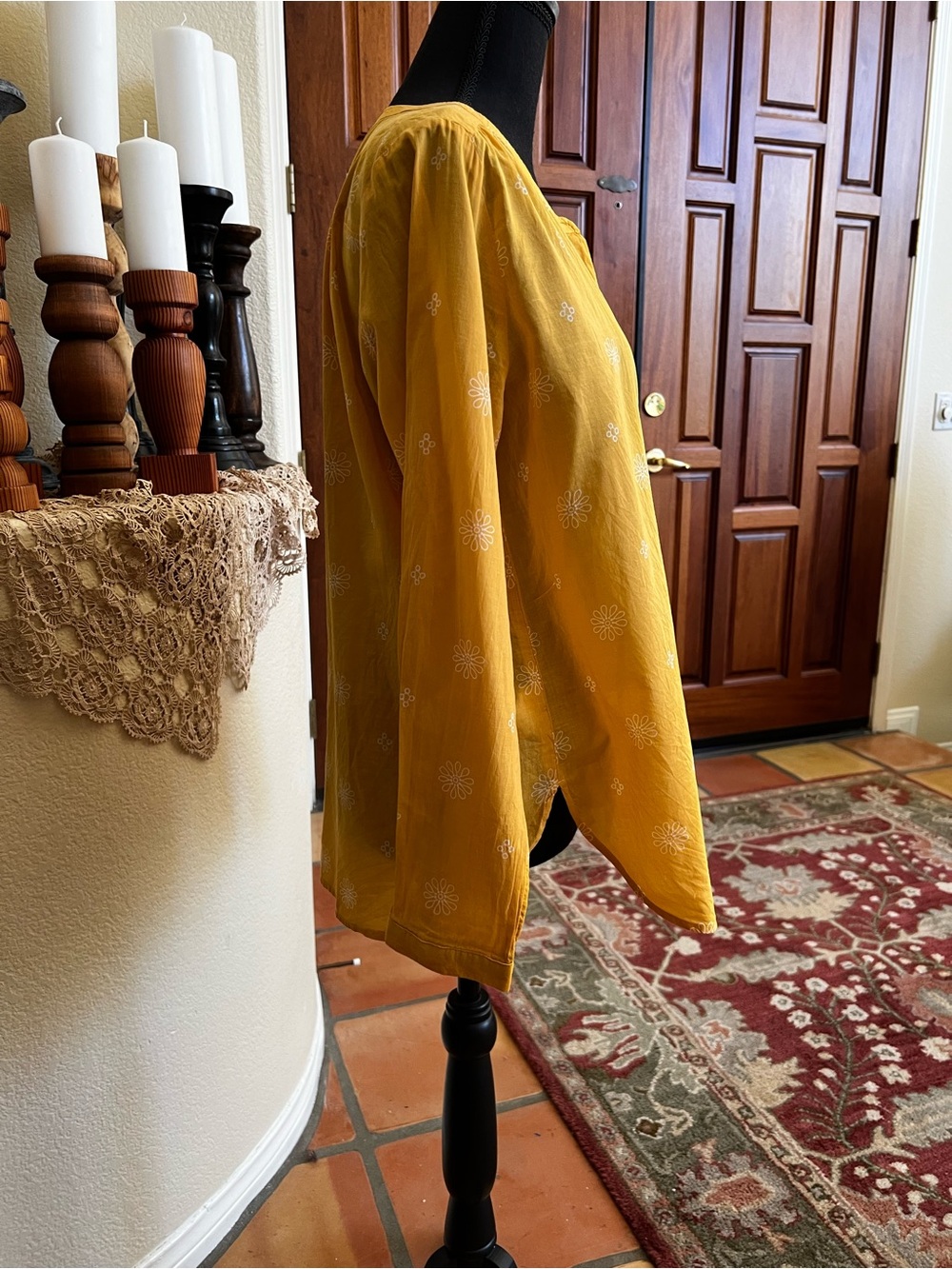 Loft Outlet Mustard With White Flowers Button Up Shirt Size PL Long Sleeves - Picture 4 of 7